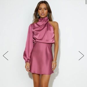 Meet Tonight Dress Rose

Size: M